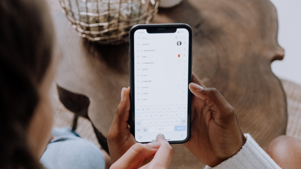  TikTok search bar that engages  a photoshoot location, attracting more views and potential clients.