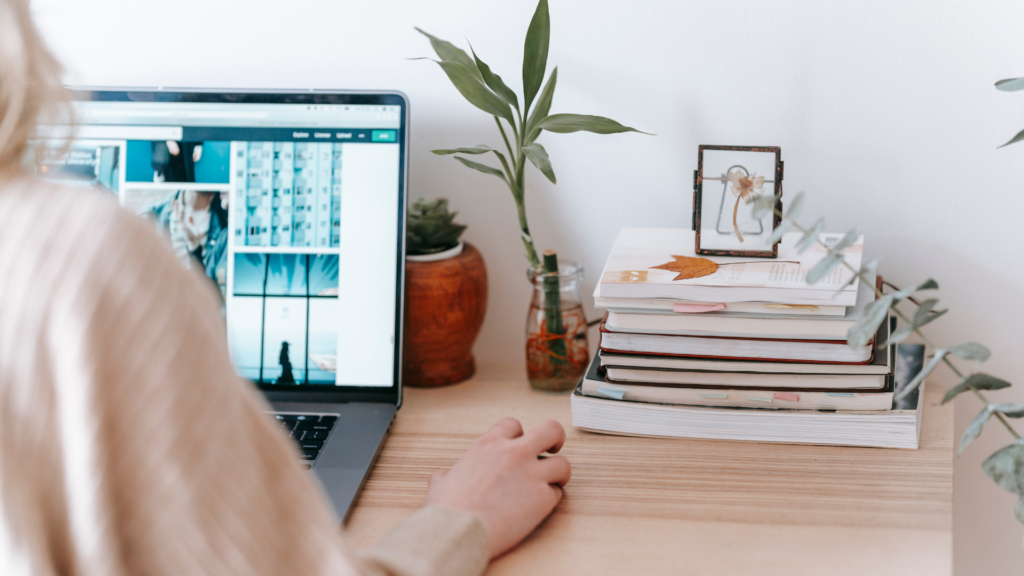  A host collecting a client's testimonials of a shoot location.